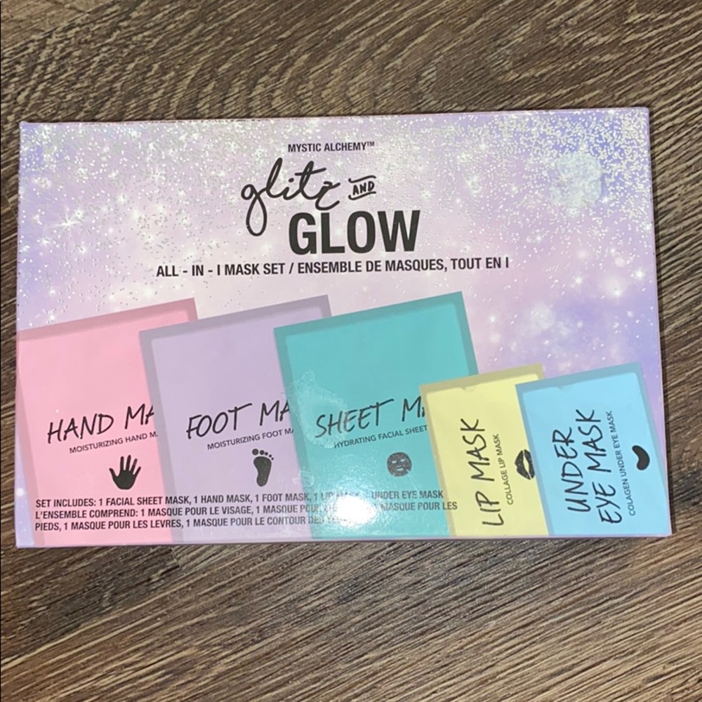 Gift and glow all in one mask set